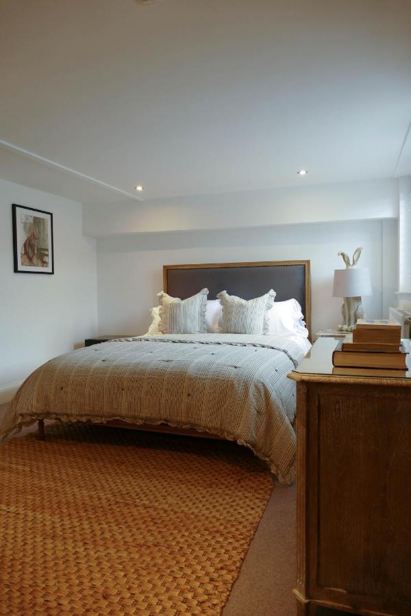 Dinckley Court Boutique Riverside Rooms Abingdon-on-Thames ภายนอก รูปภาพ