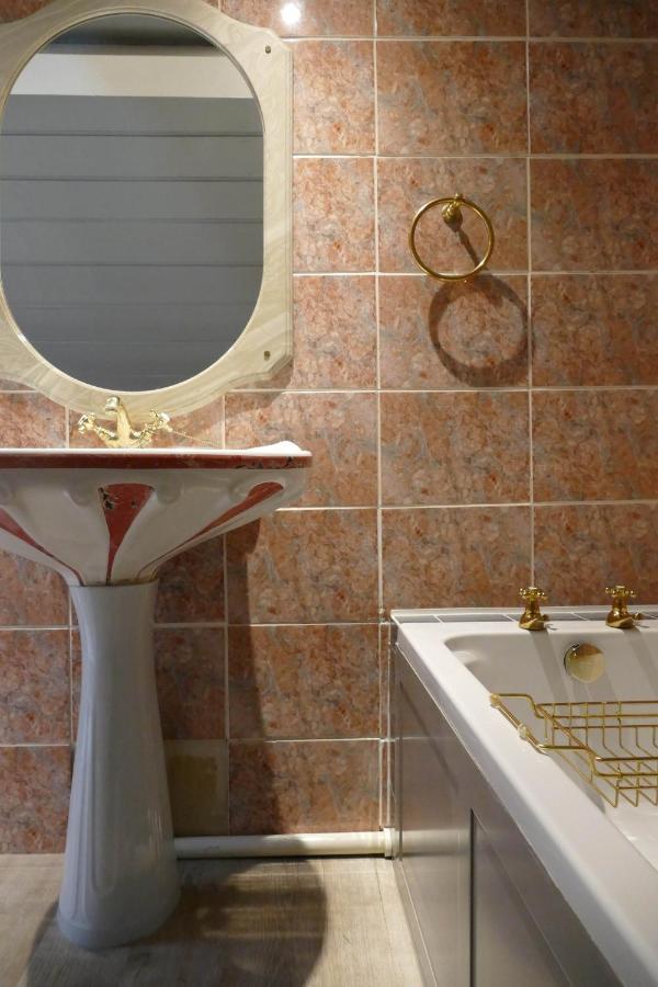 Dinckley Court Boutique Riverside Rooms Abingdon-on-Thames ภายนอก รูปภาพ