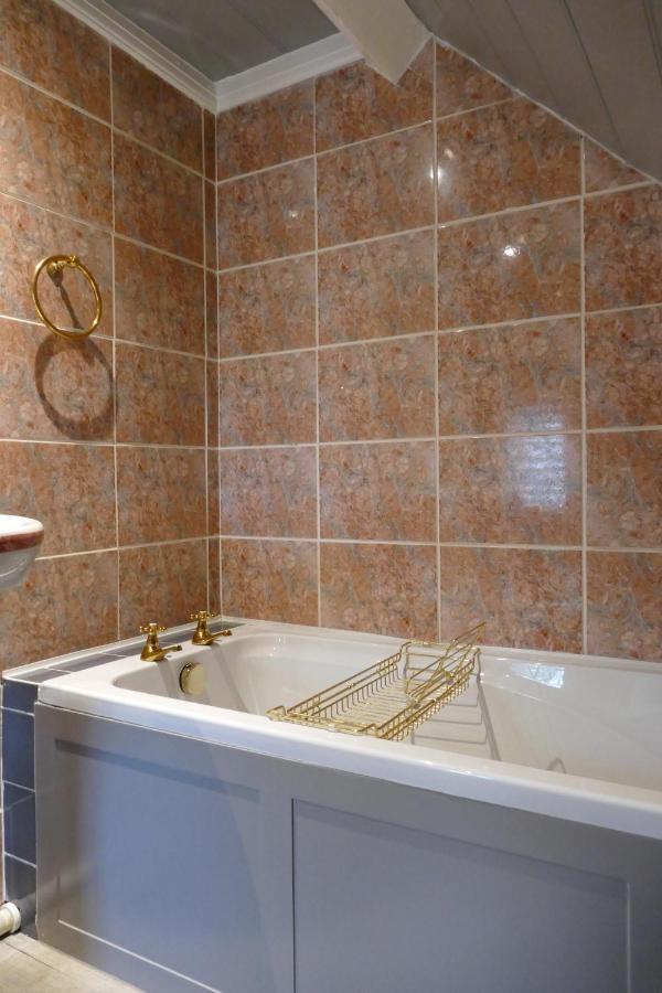 Dinckley Court Boutique Riverside Rooms Abingdon-on-Thames ภายนอก รูปภาพ