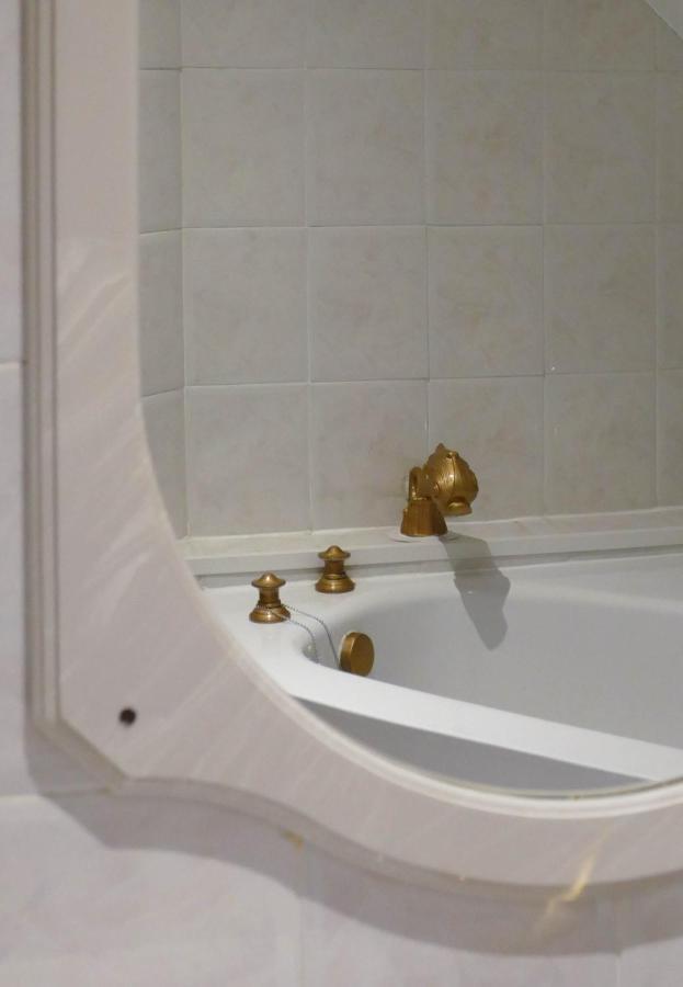 Dinckley Court Boutique Riverside Rooms Abingdon-on-Thames ภายนอก รูปภาพ